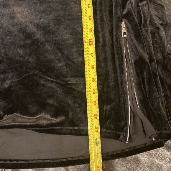 Patrizia Luca Milano black velvet could shoulders top blouse size S - Picture 8 of 10